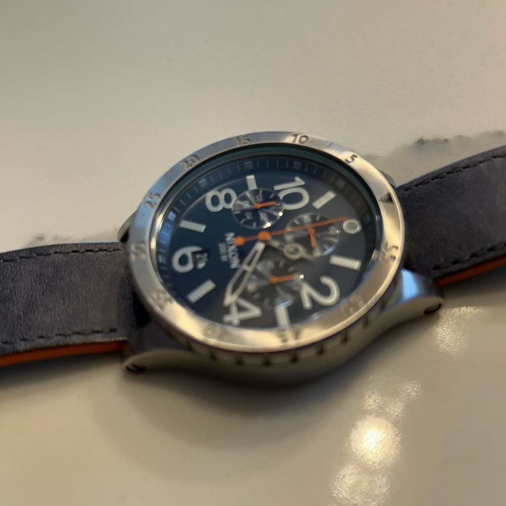 Nixon Silver and Blue 48-20 chronograph - Picture 6 of 9